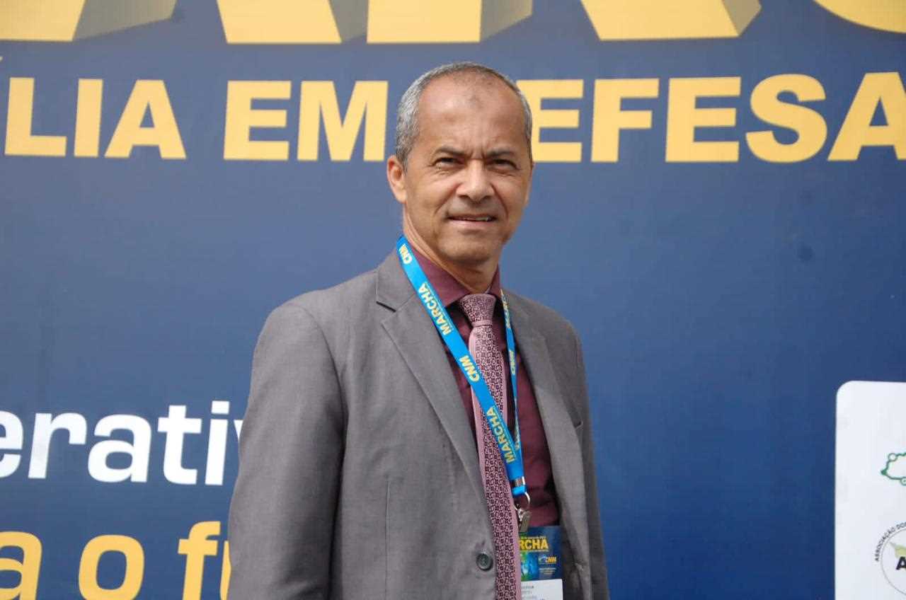 Camacã: Prefeito Paulo do Gás participa em Brasília da 24ª Marcha em defesa dos municípios e recebe emenda de 3 milhões e veículos